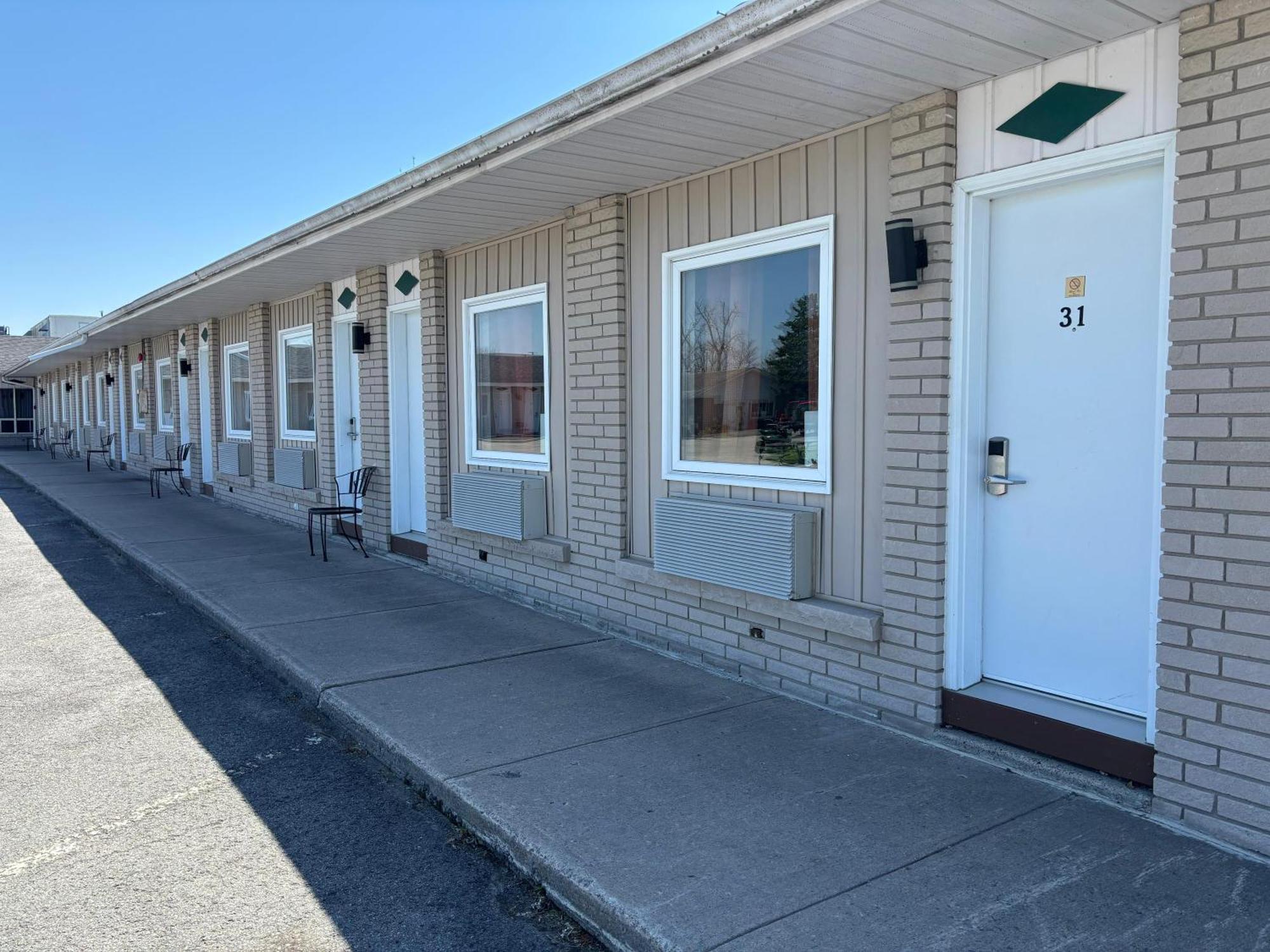 Seven Oakes Motel Kingston Eksteriør bilde