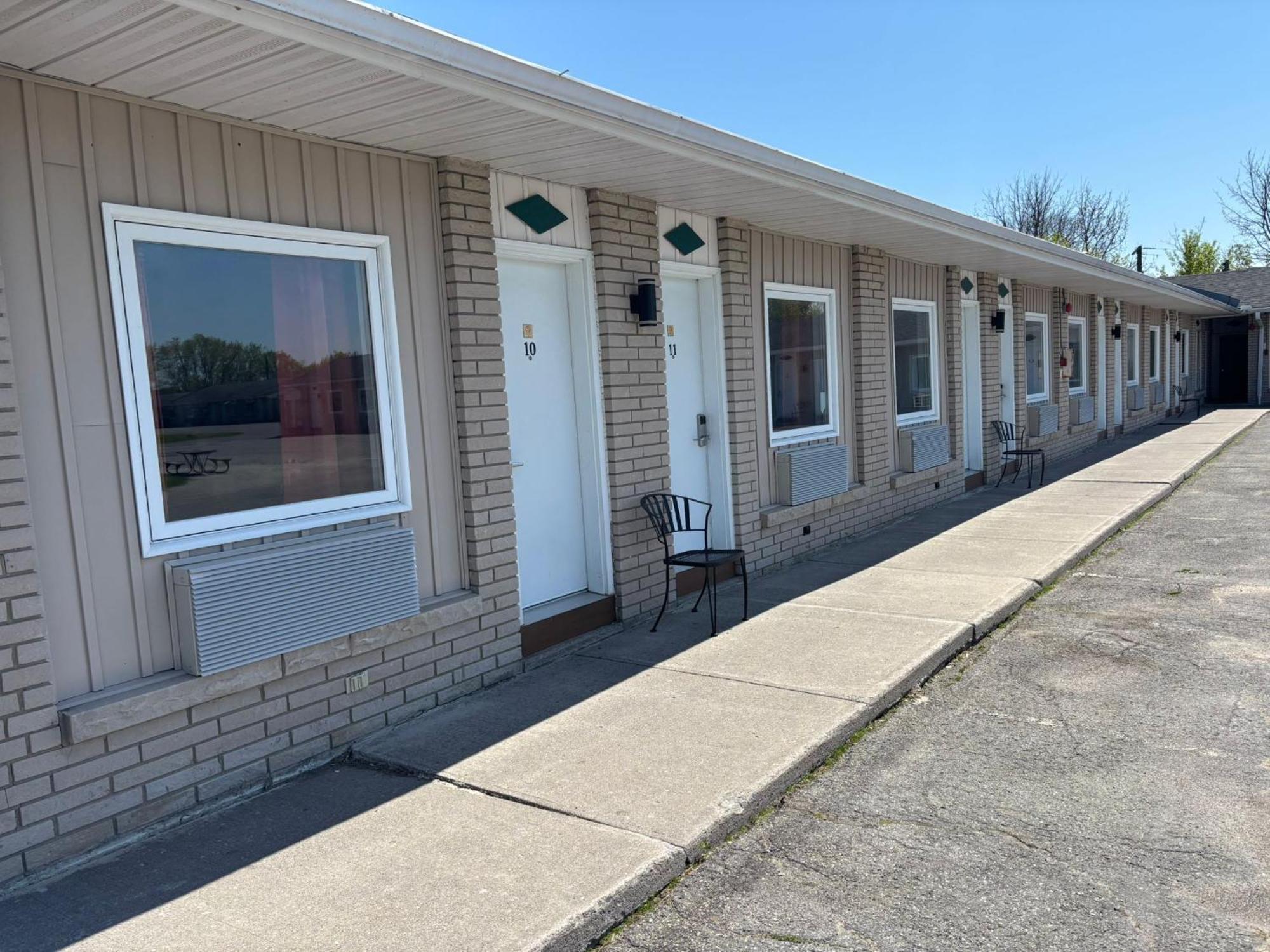 Seven Oakes Motel Kingston Eksteriør bilde